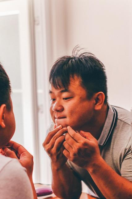 Key Ingredients to Look for in Gentle Acne Products