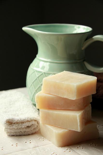 Cleansing and Moisturizing Essentials for Changing Temperatures