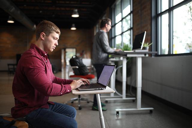Choosing Affordable Standing Desk Options Without Compromising Quality