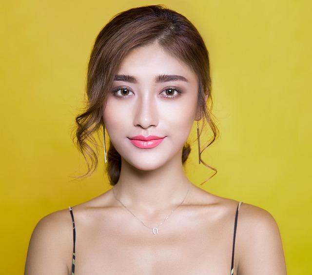 Understanding the Unique Benefits of AHA and BHA for Different Skin Types