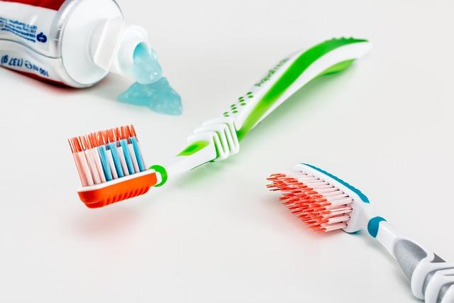 Techniques to Apply Gel Without Stiffness